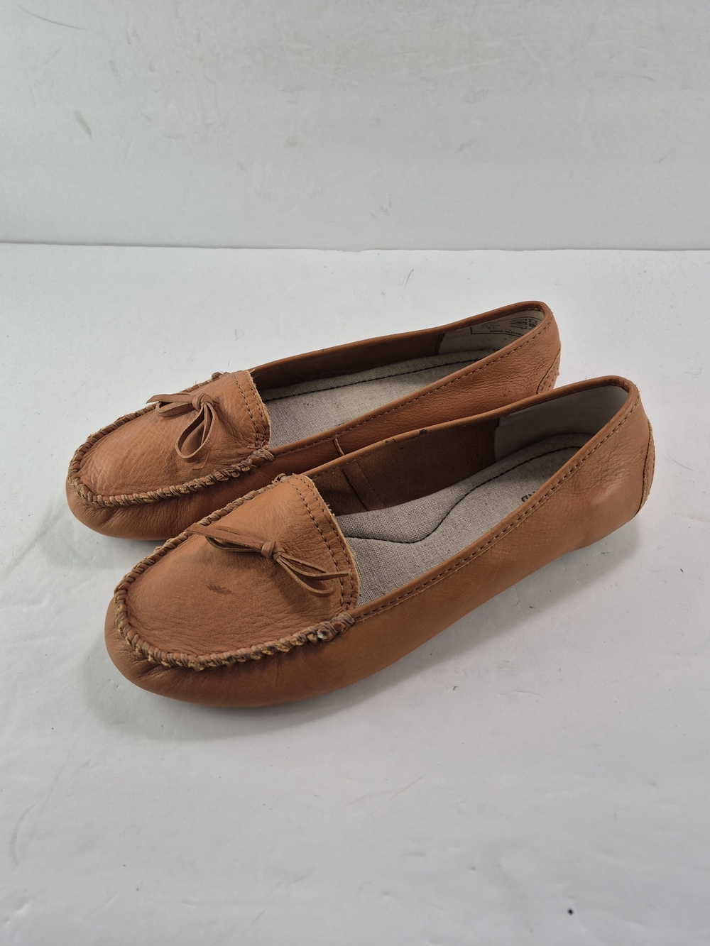 Lands' End Tan Leather Driving Moccasin Flats Bow Accent Size 8.5 Slip-on Shoe